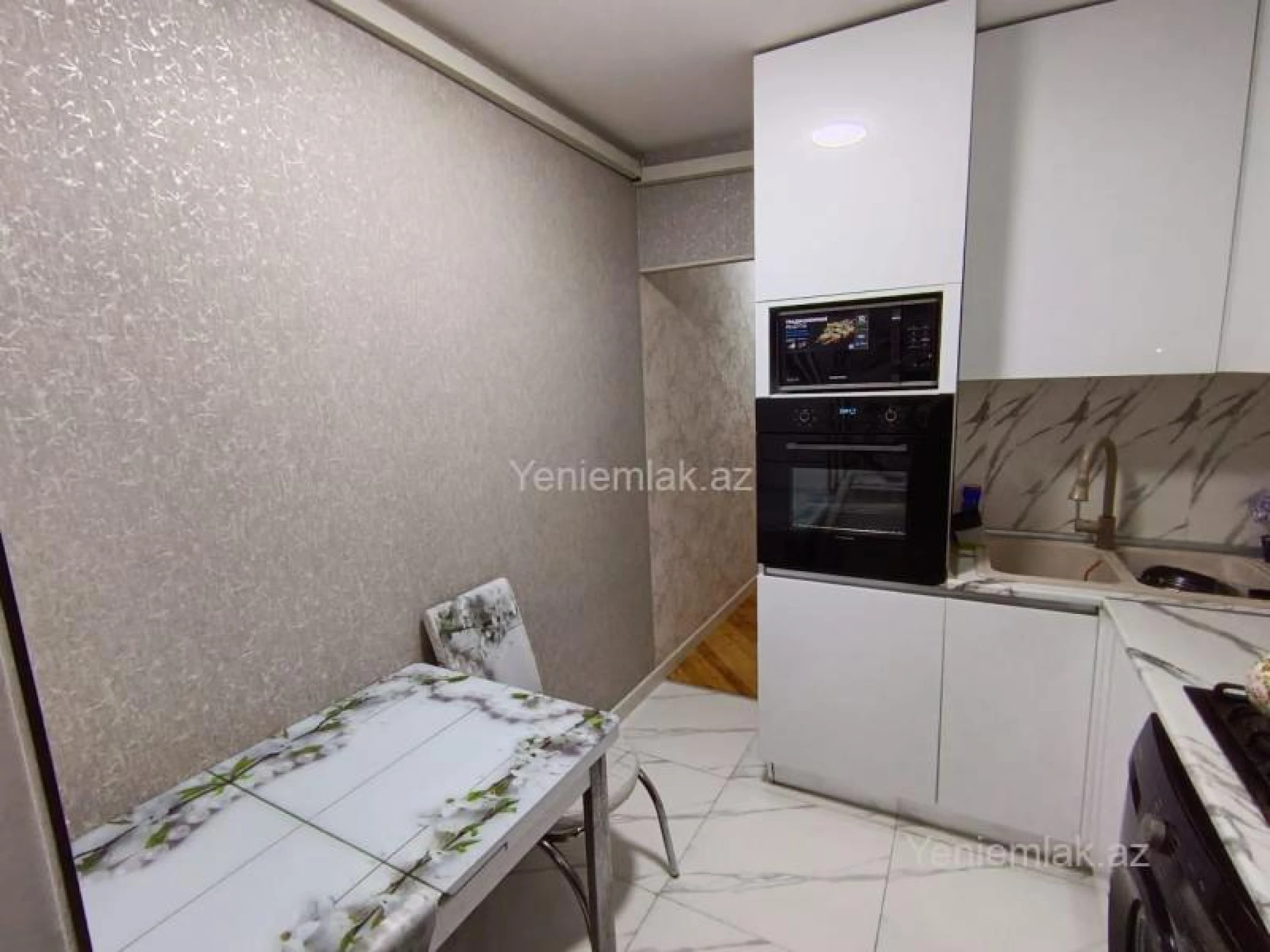 Satılır 3 otaqlı köhnə tikili 80 m²