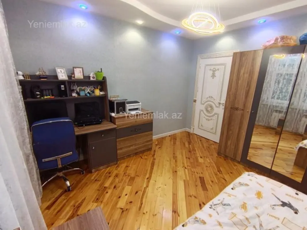 Satılır 3 otaqlı köhnə tikili 80 m²