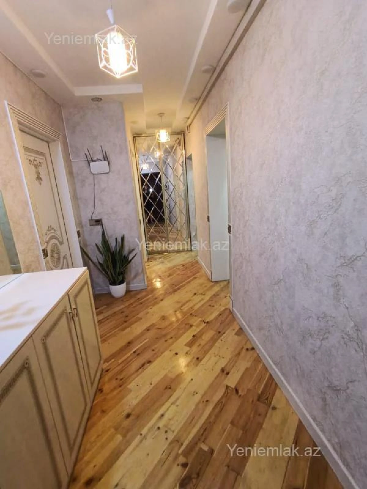 Satılır 3 otaqlı köhnə tikili 80 m²