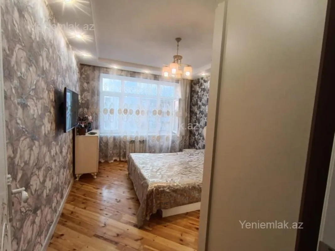 Satılır 3 otaqlı köhnə tikili 80 m²