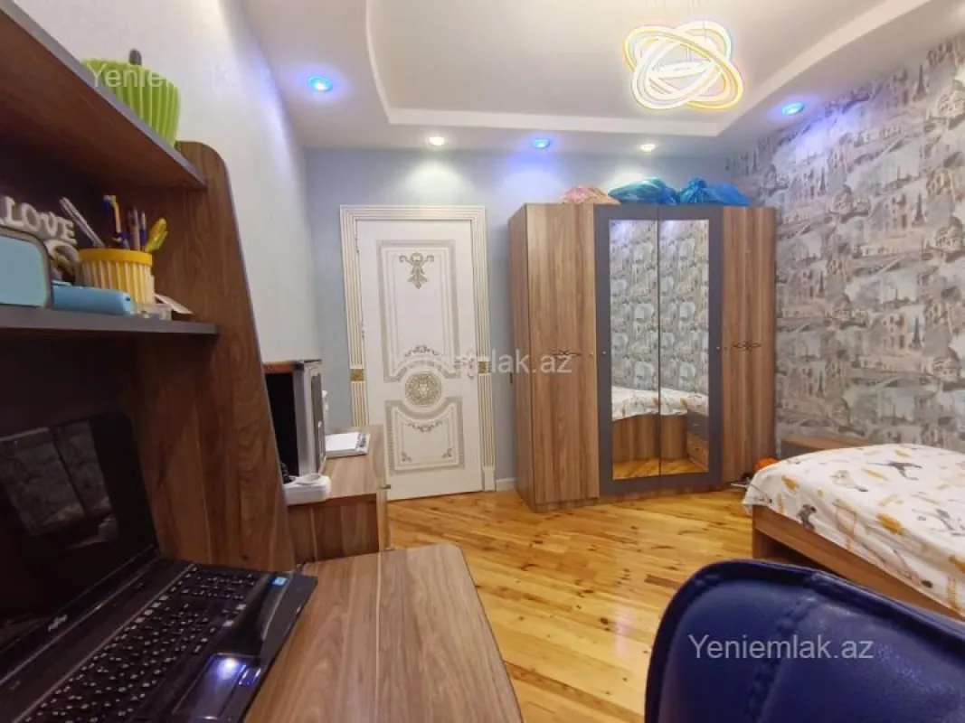Satılır 3 otaqlı köhnə tikili 80 m²