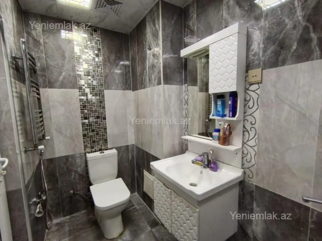 Satılır 3 otaqlı köhnə tikili 80 m²