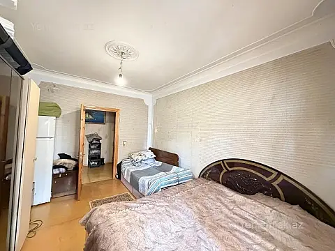 Satılır 2 otaqlı köhnə tikili 60 m²
