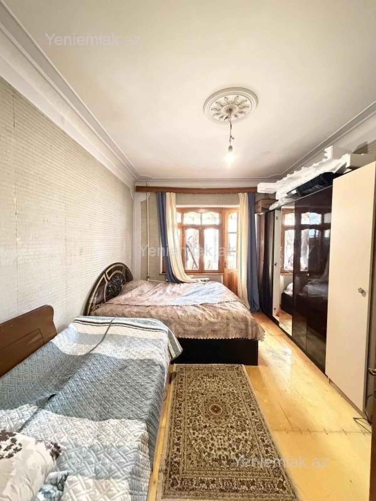 Satılır 2 otaqlı köhnə tikili 60 m²