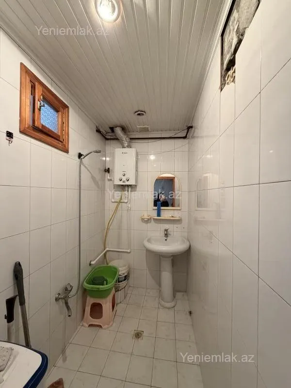 Satılır 2 otaqlı köhnə tikili 60 m²