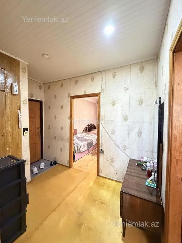 Satılır 2 otaqlı köhnə tikili 60 m²