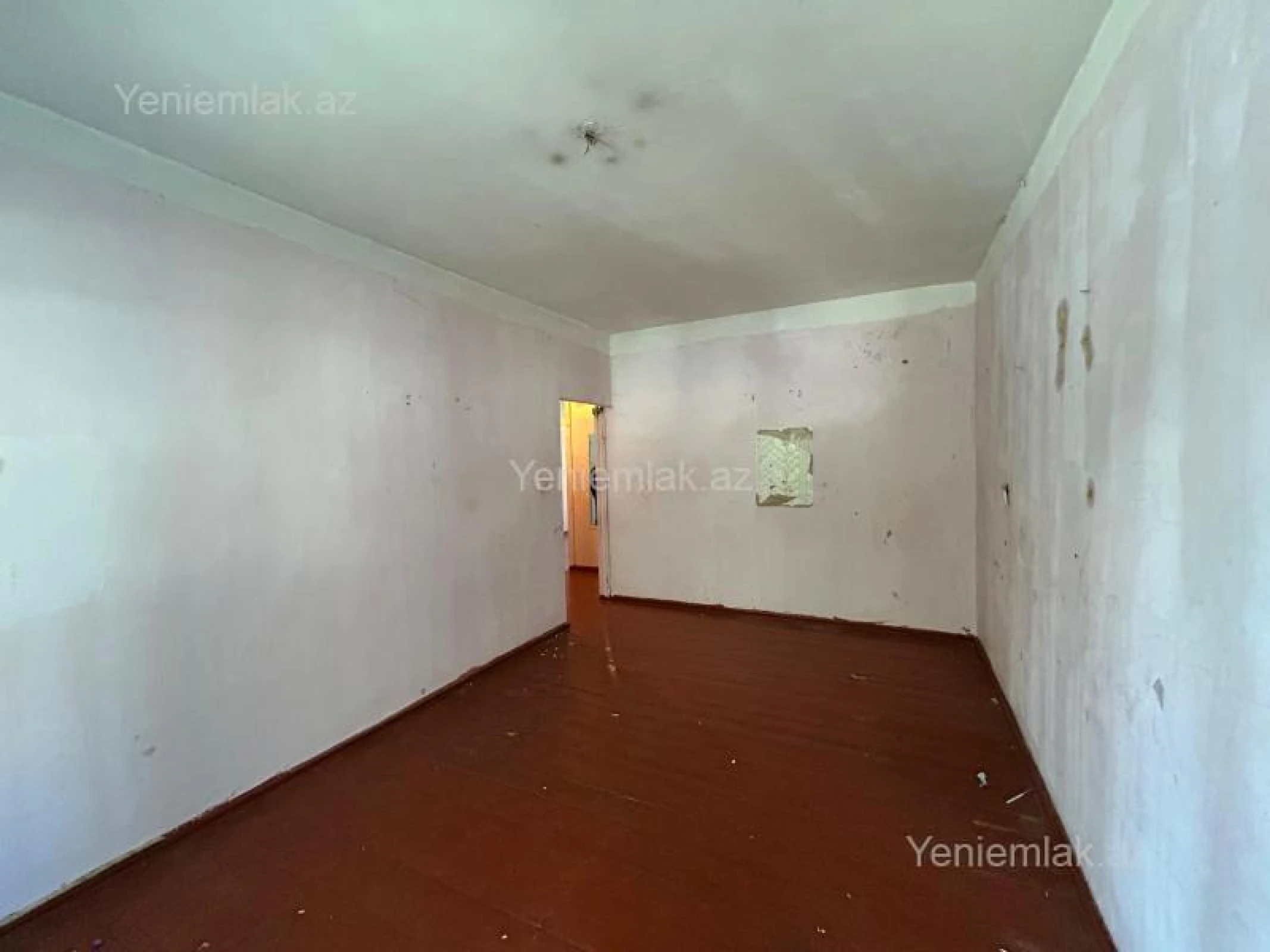 Satılır 4 otaqlı köhnə tikili 120 m²