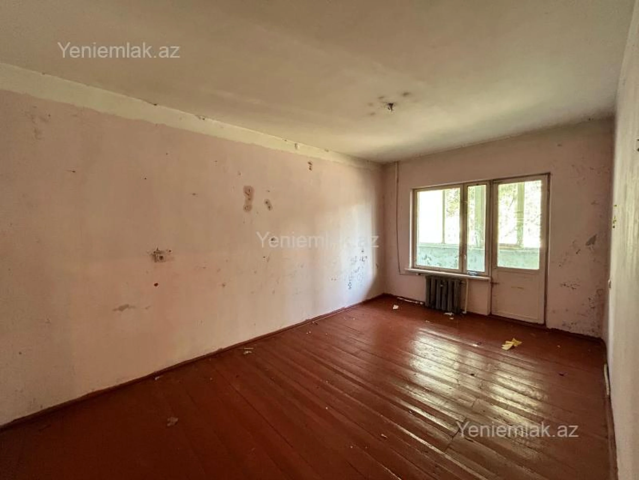 Satılır 4 otaqlı köhnə tikili 120 m²