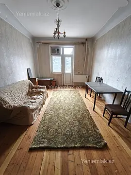 Satılır 2 otaqlı köhnə tikili 60 m²