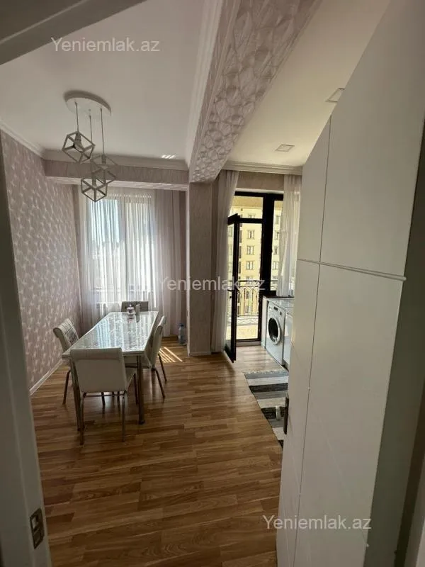 Satılır 3 otaqlı yeni tikili 80 m²