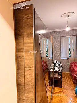 Satılır 3 otaqlı köhnə tikili 70 m²