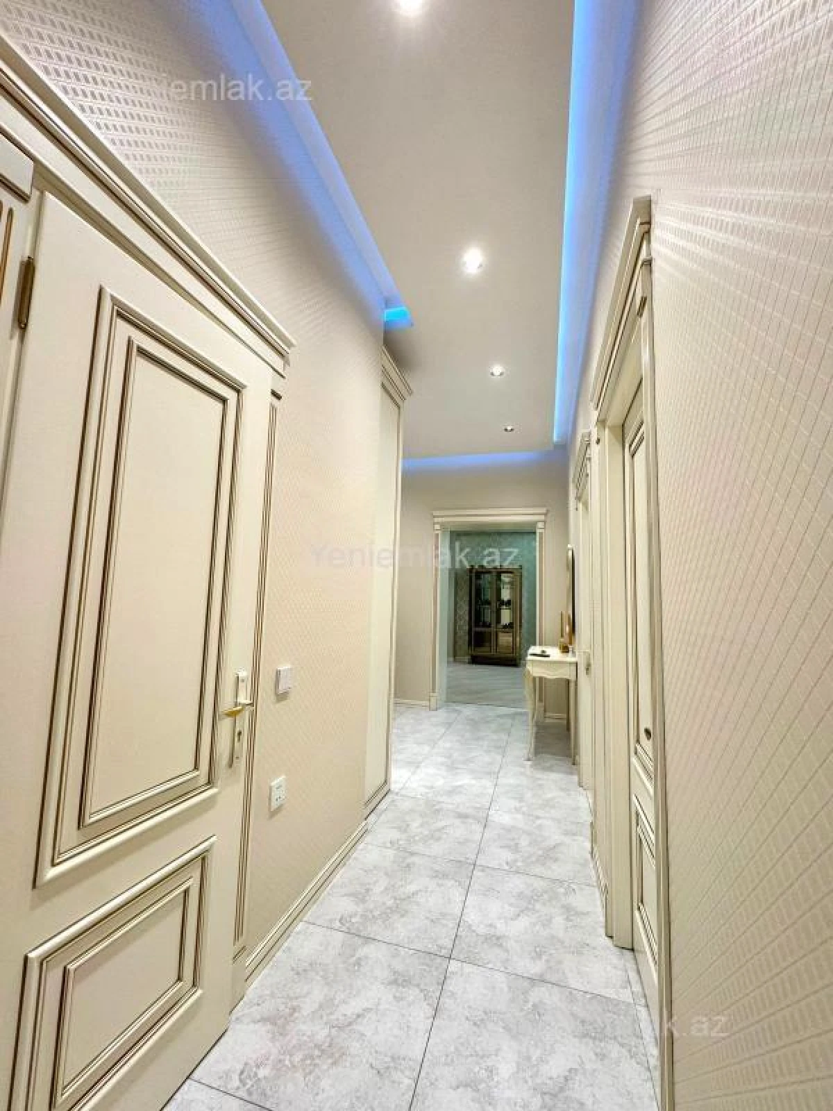 Satılır 3 otaqlı yeni tikili 140 m²