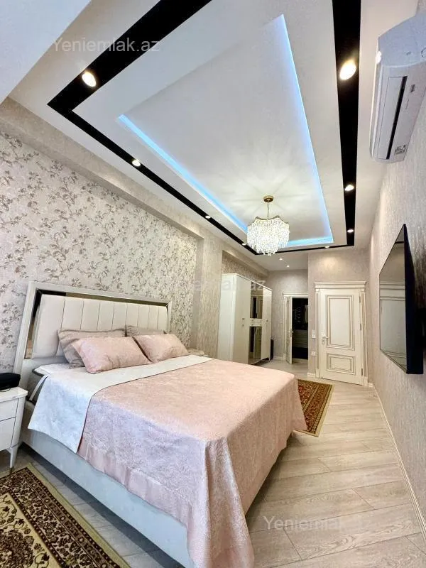 Satılır 3 otaqlı yeni tikili 140 m²