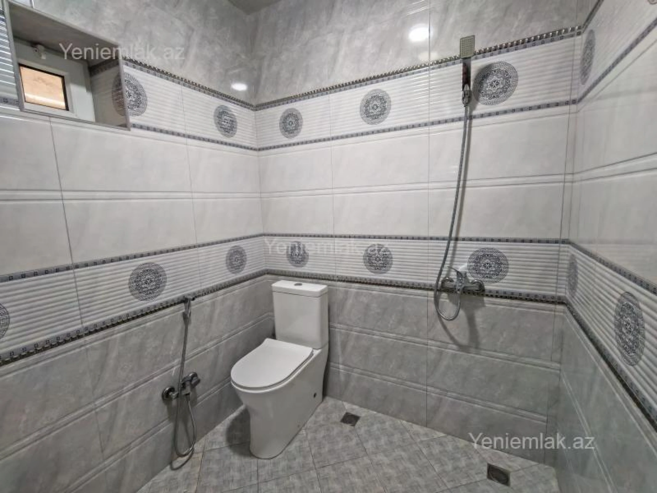 Satılır 4 otaqlı həyət evi 140 m²