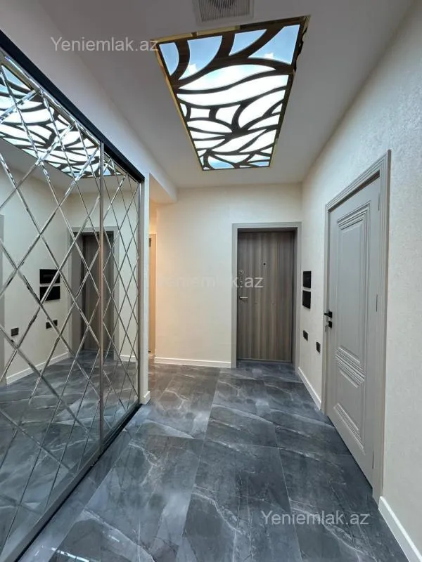 Satılır 3 otaqlı yeni tikili 100 m²