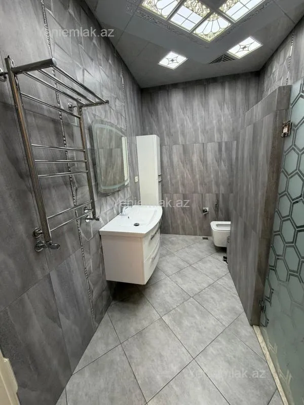 Satılır 4 otaqlı yeni tikili 162 m²