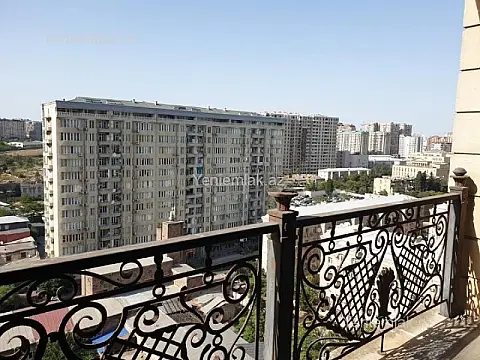Satılır 4 otaqlı yeni tikili 210 m²
