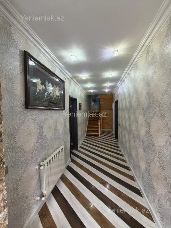 Satılır 5 otaqlı həyət evi 220 m²