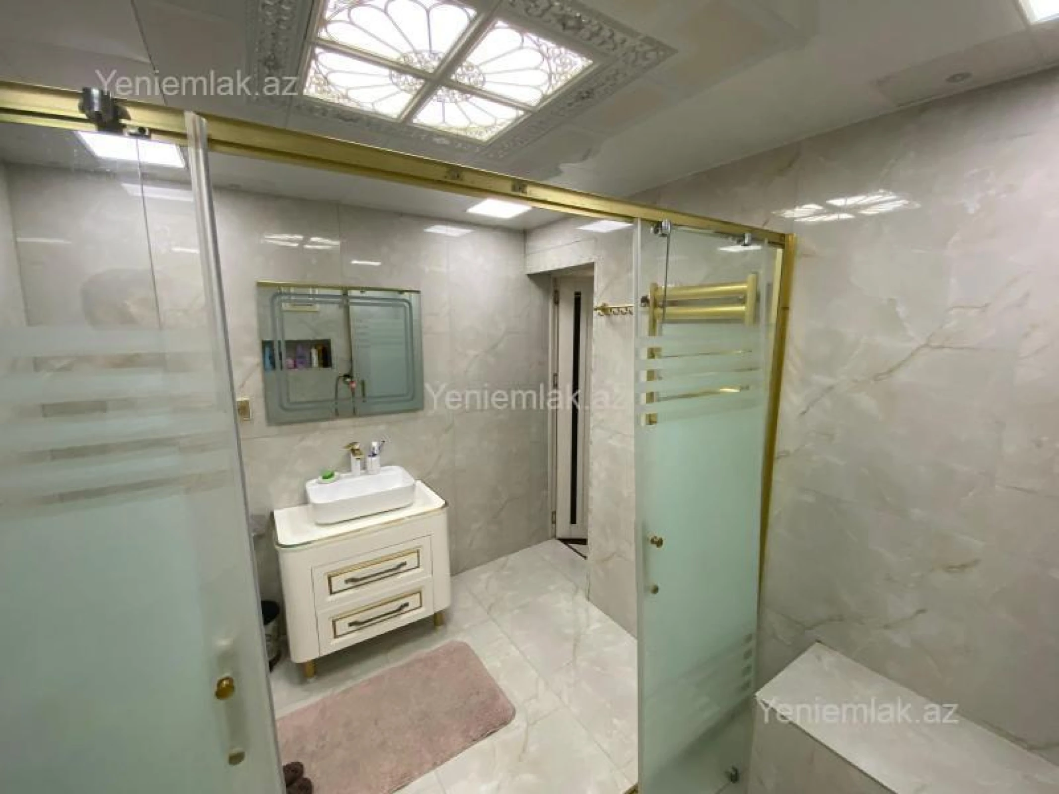 Satılır 5 otaqlı həyət evi 220 m²