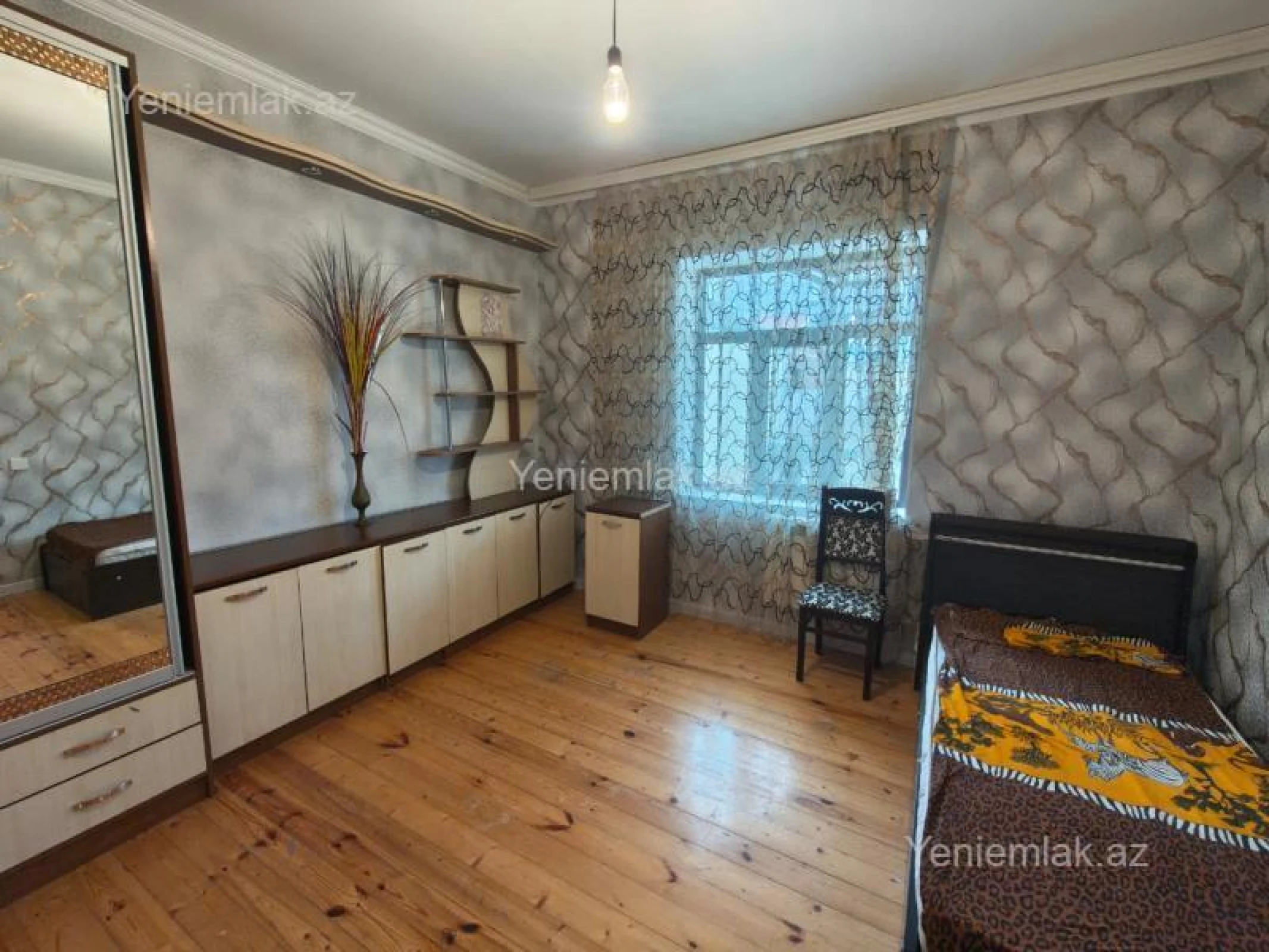 Satılır 5 otaqlı həyət evi 220 m²