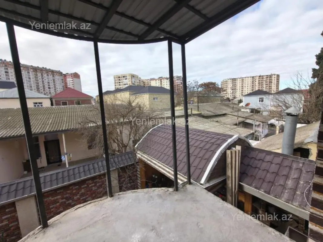 Satılır 5 otaqlı həyət evi 220 m²