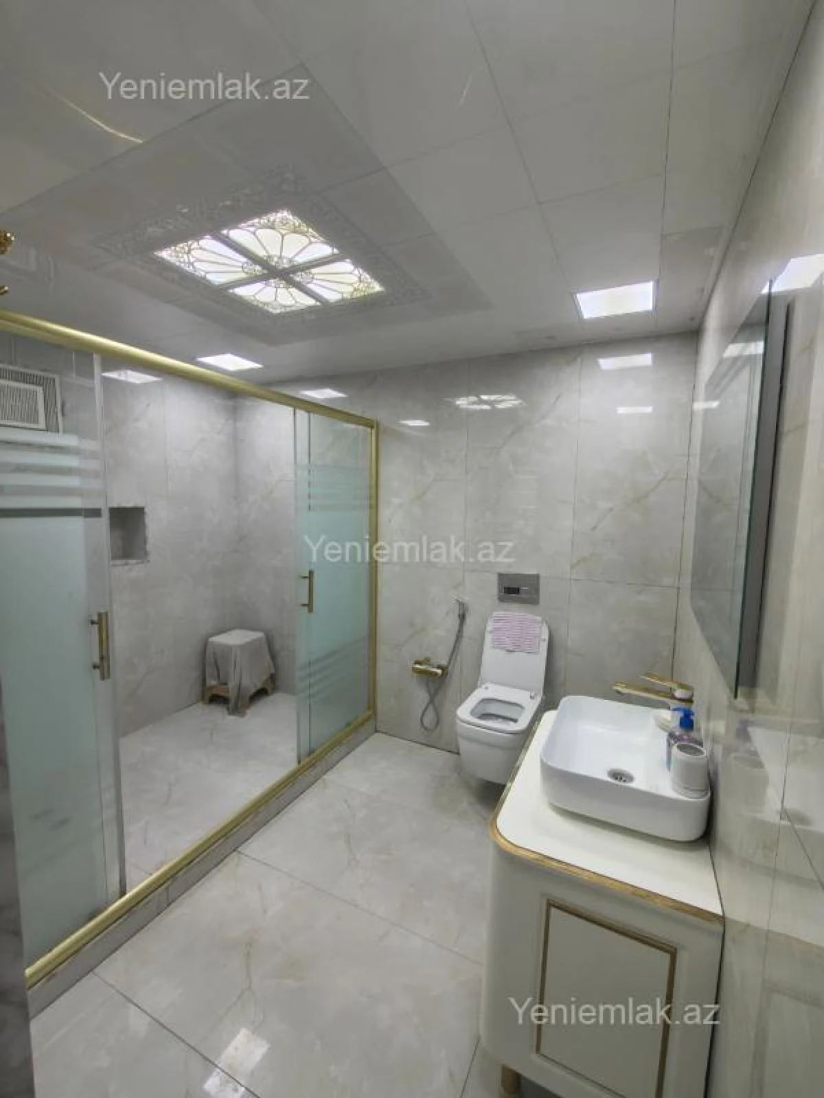 Satılır 5 otaqlı həyət evi 220 m²