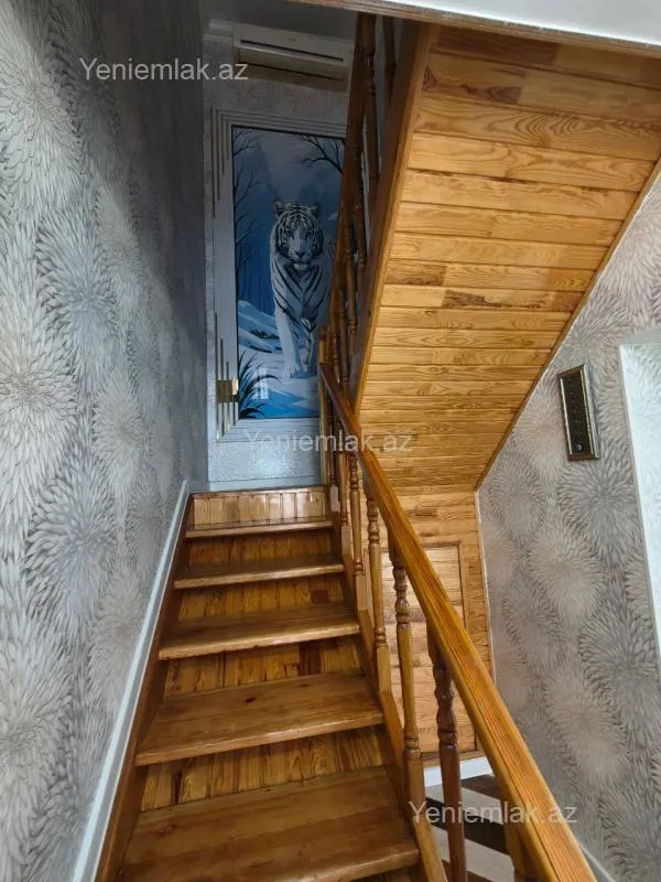 Satılır 5 otaqlı həyət evi 220 m²