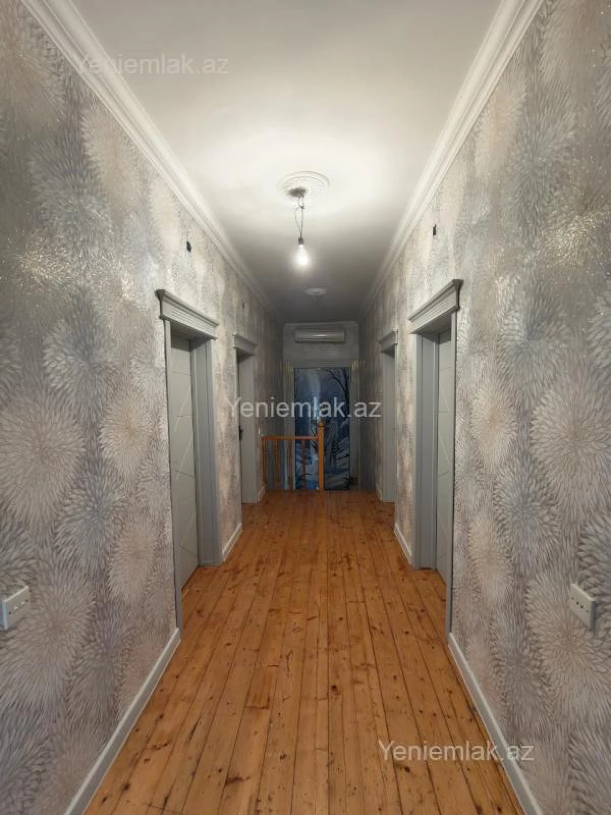 Satılır 5 otaqlı həyət evi 220 m²