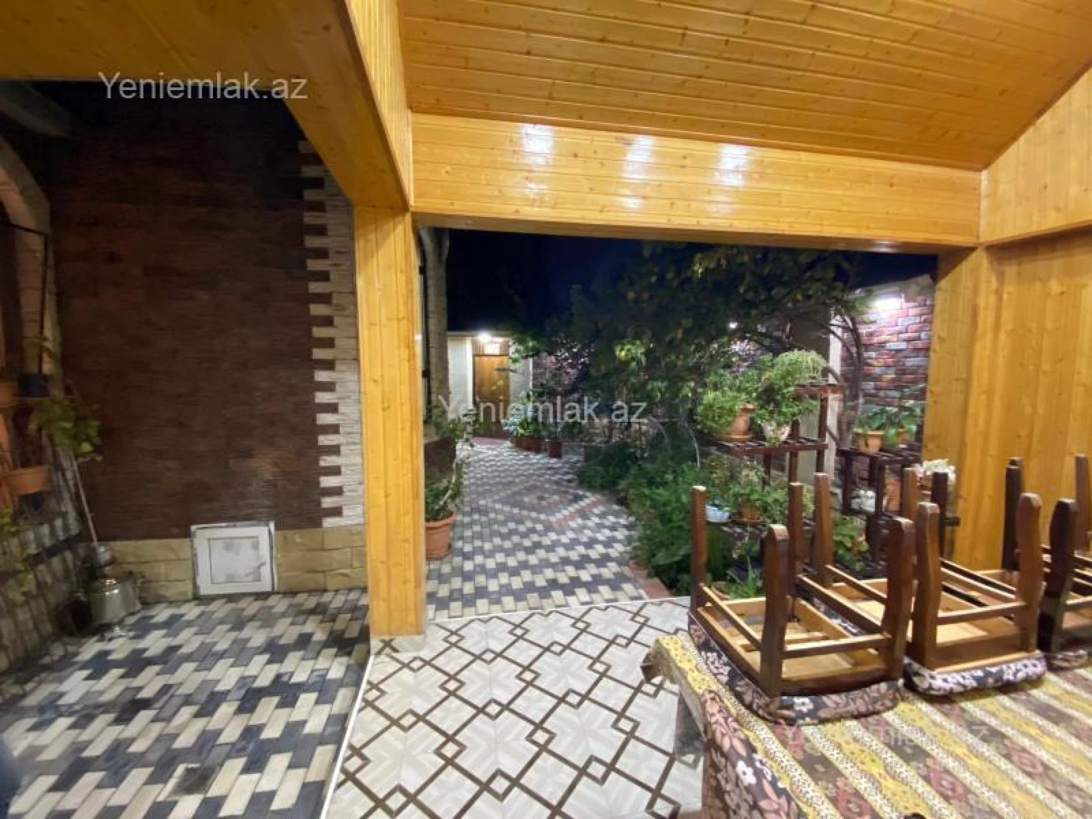 Satılır 5 otaqlı həyət evi 220 m²