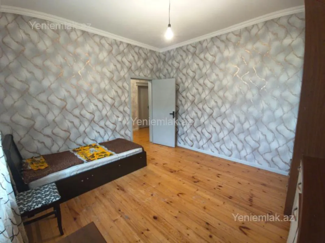 Satılır 5 otaqlı həyət evi 220 m²