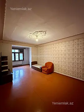 Satılır 3 otaqlı köhnə tikili 100 m²