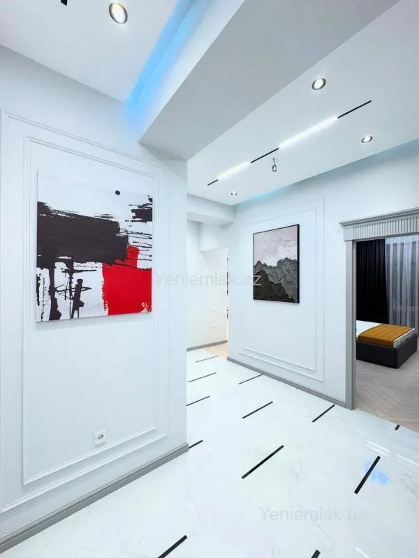 Satılır 3 otaqlı yeni tikili 125 m²
