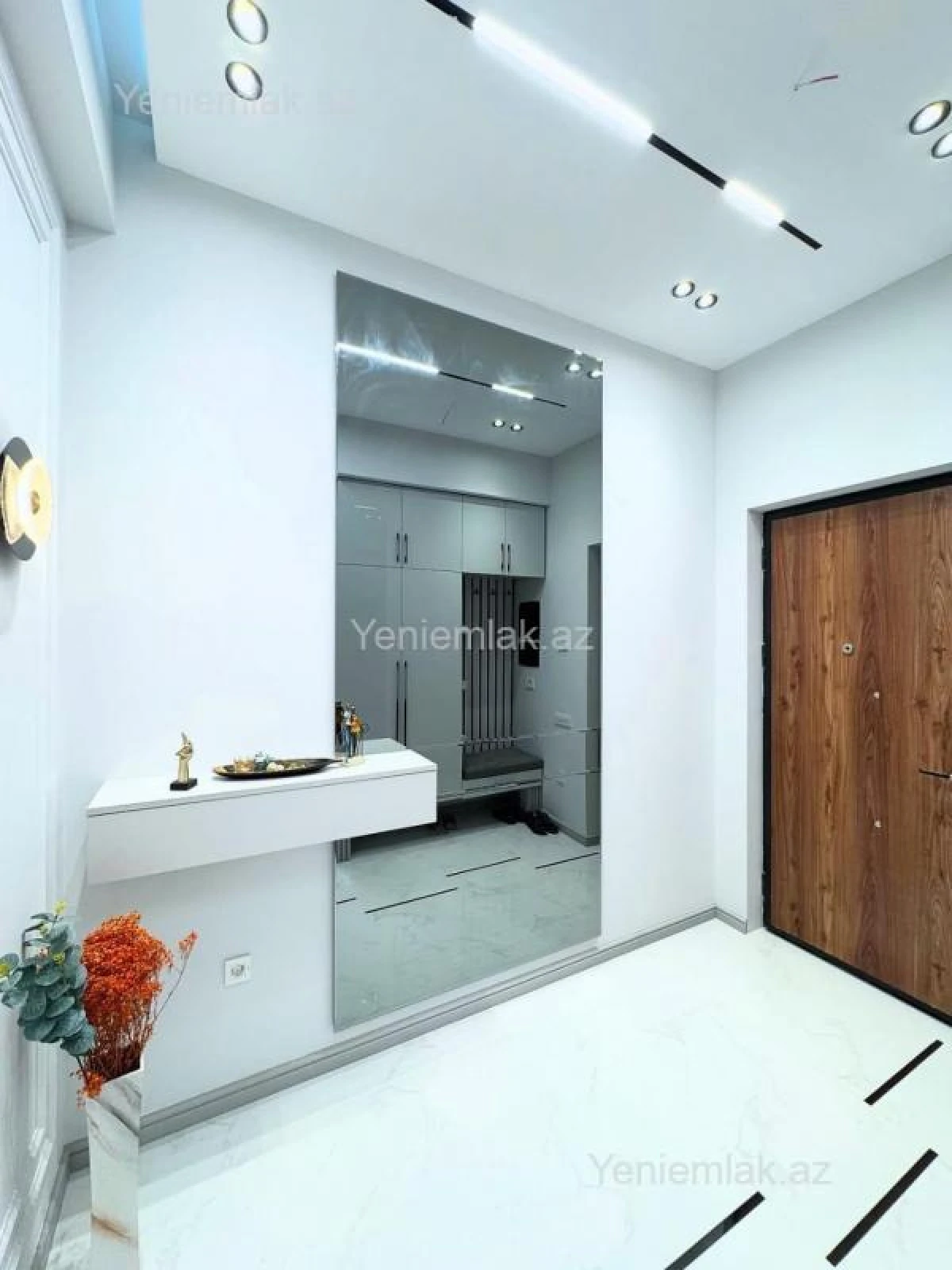 Satılır 3 otaqlı yeni tikili 125 m²