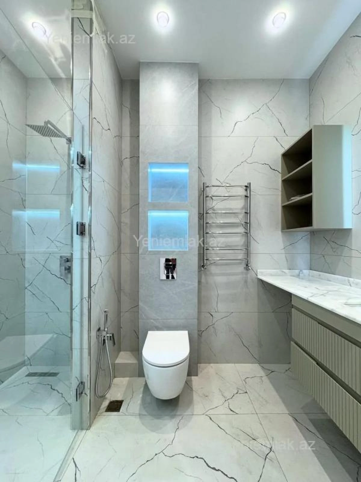 Satılır 3 otaqlı yeni tikili 125 m²