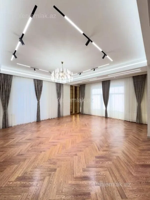 Satılır 4 otaqlı yeni tikili 195 m²