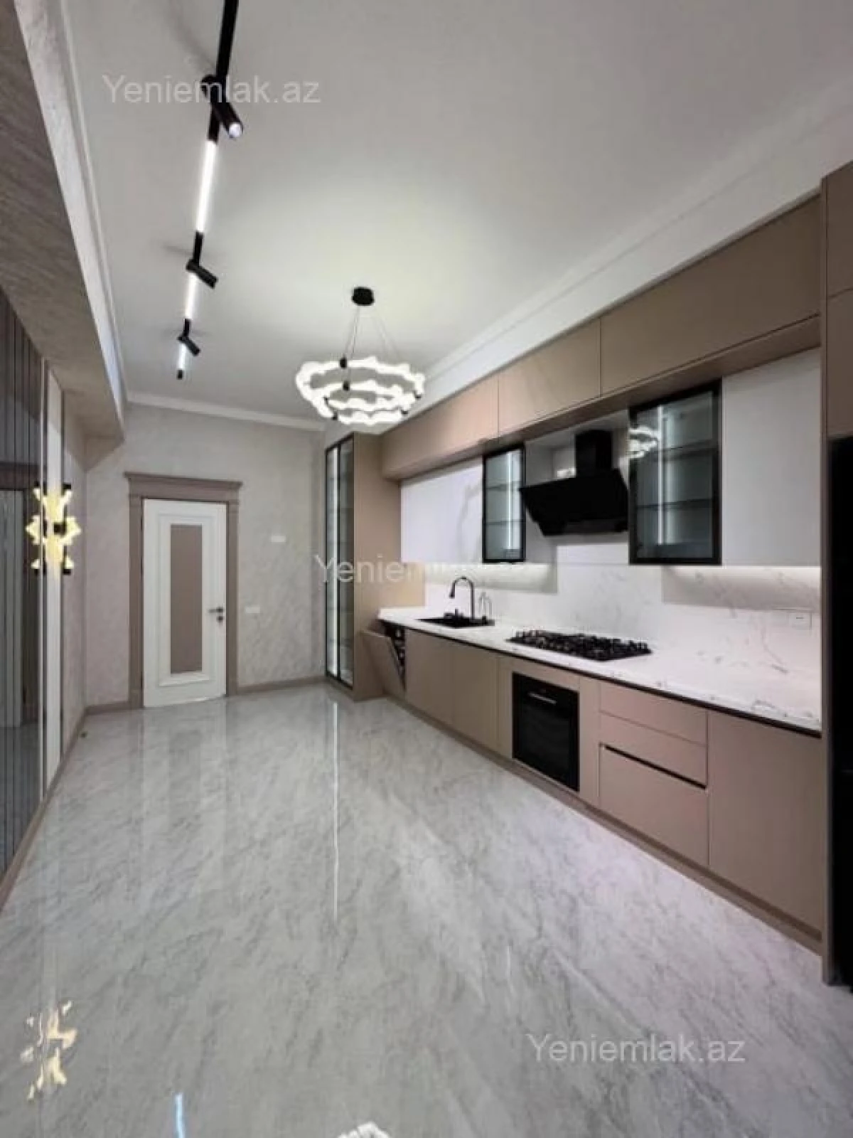 Satılır 4 otaqlı yeni tikili 195 m²