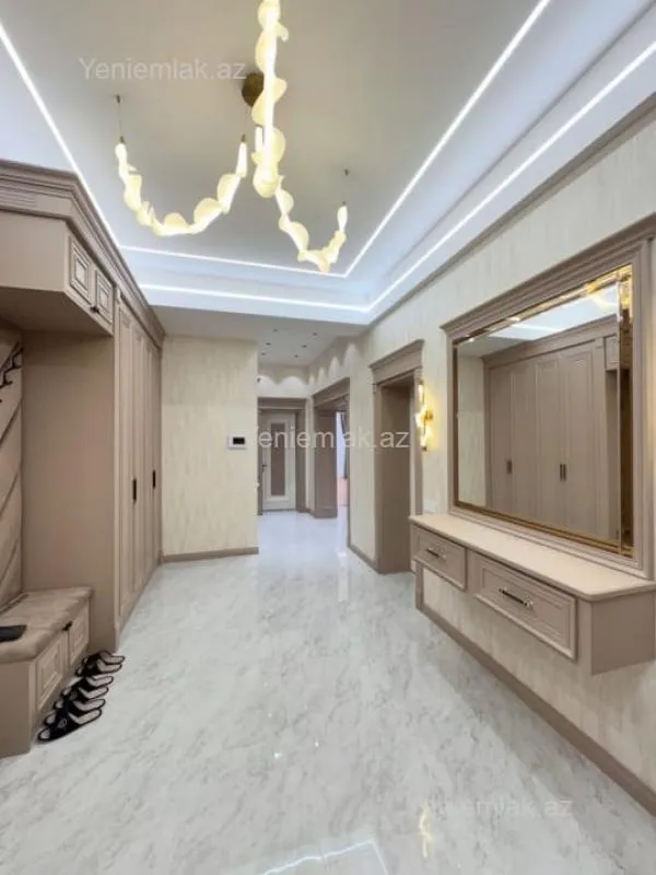 Satılır 4 otaqlı yeni tikili 195 m²