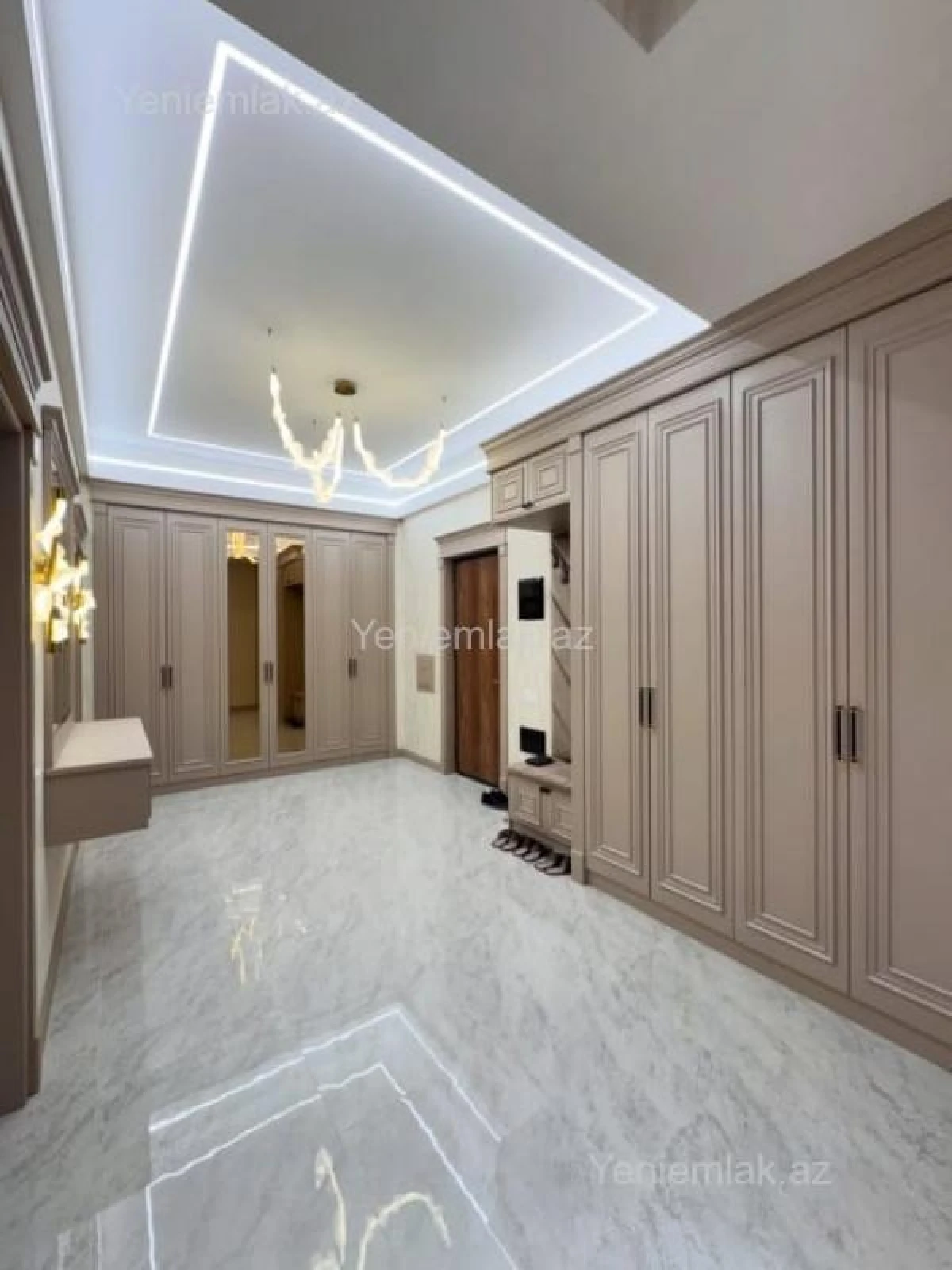 Satılır 4 otaqlı yeni tikili 195 m²