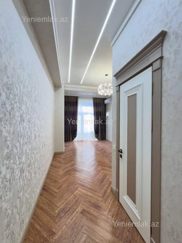 Satılır 4 otaqlı yeni tikili 195 m²