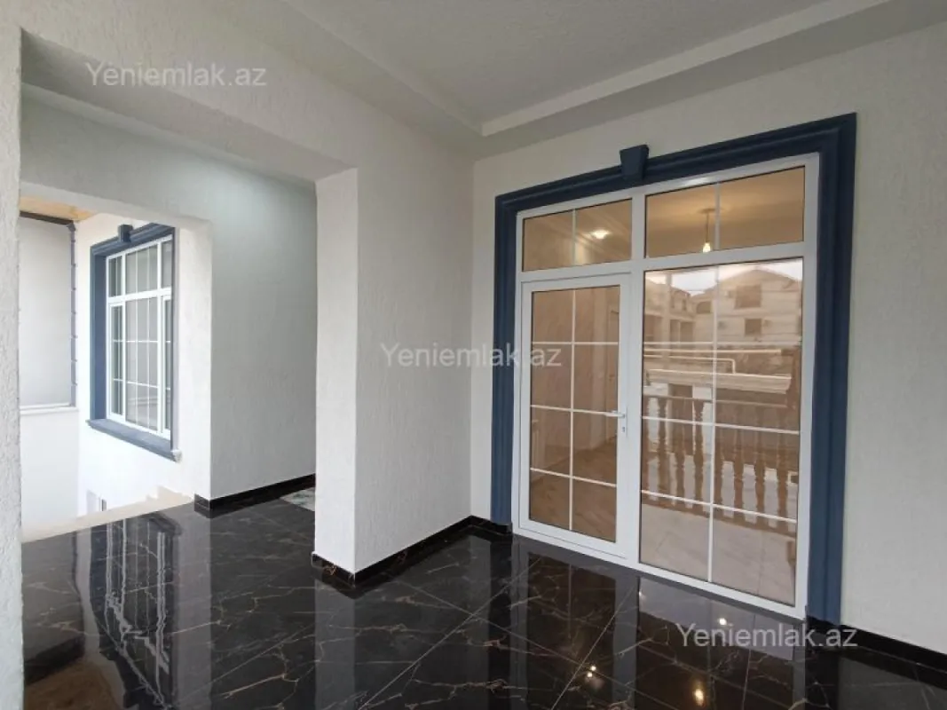 Satılır 7 otaqlı həyət evi 208 m²