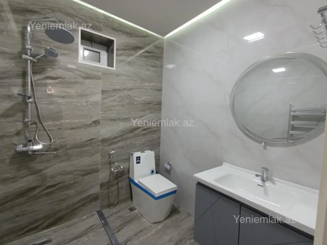Satılır 7 otaqlı həyət evi 208 m²