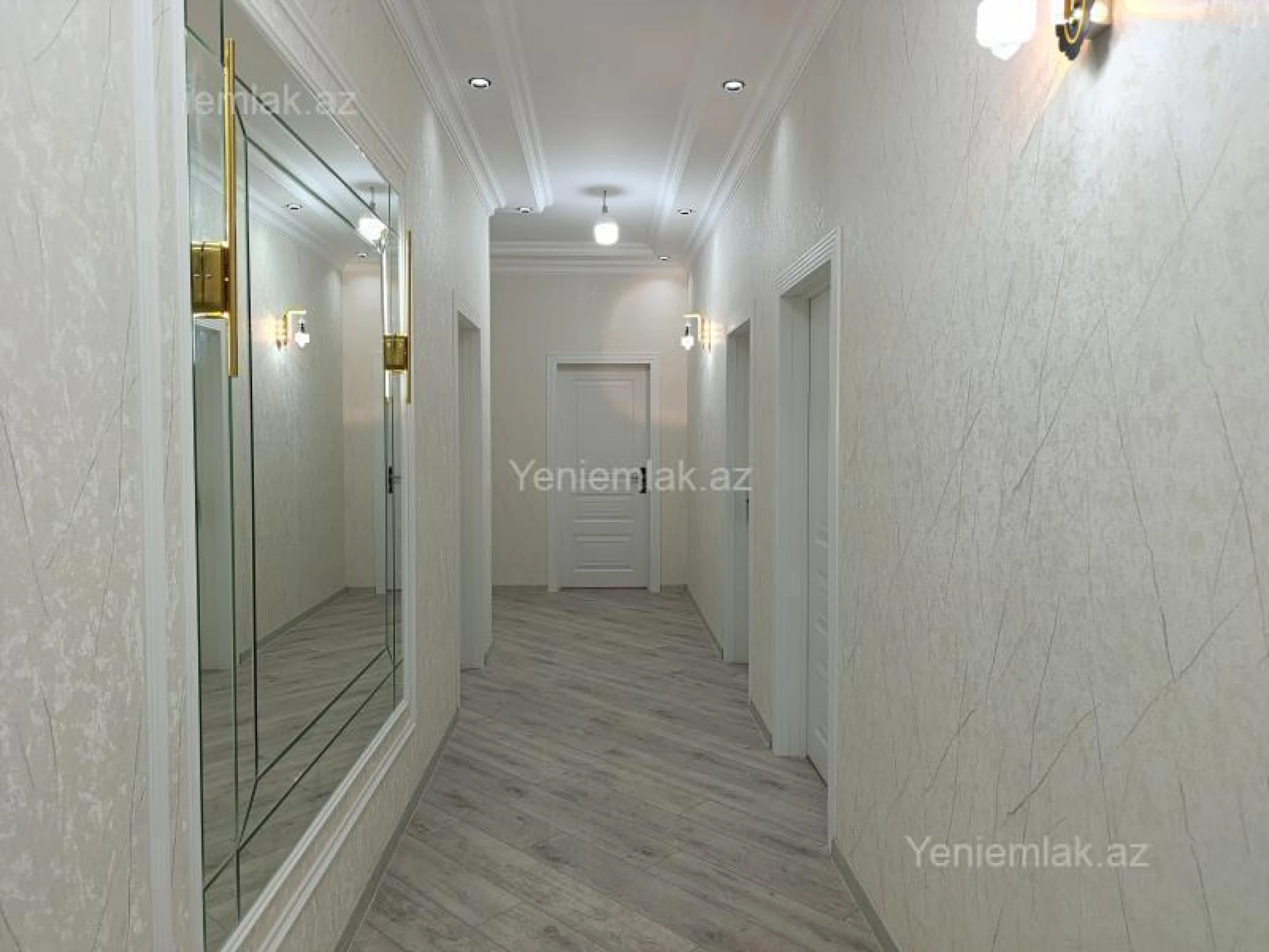 Satılır 7 otaqlı həyət evi 208 m²