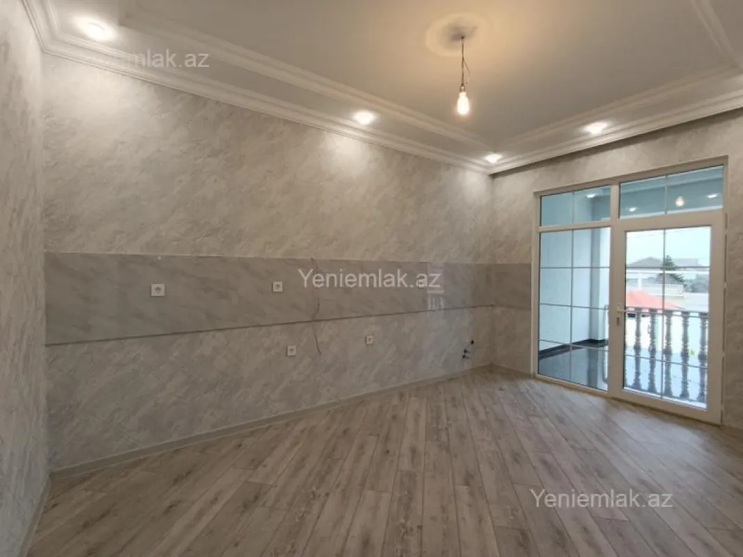 Satılır 7 otaqlı həyət evi 208 m²