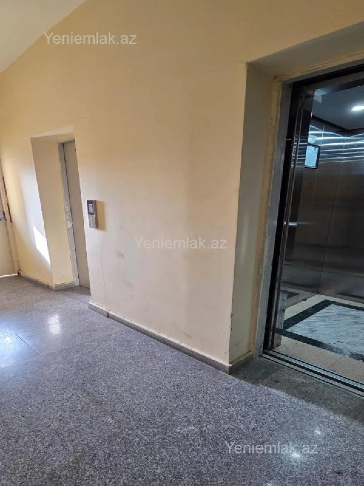 Satılır 3 otaqlı yeni tikili 90 m²