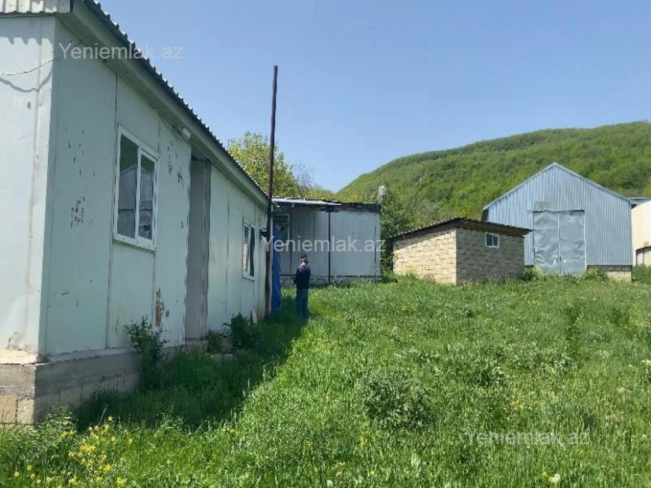 Satılır 10 otaqlı obyekt 2500 m²