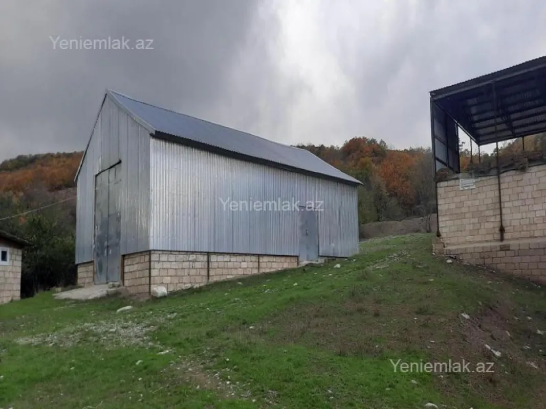 Satılır 10 otaqlı obyekt 2500 m²