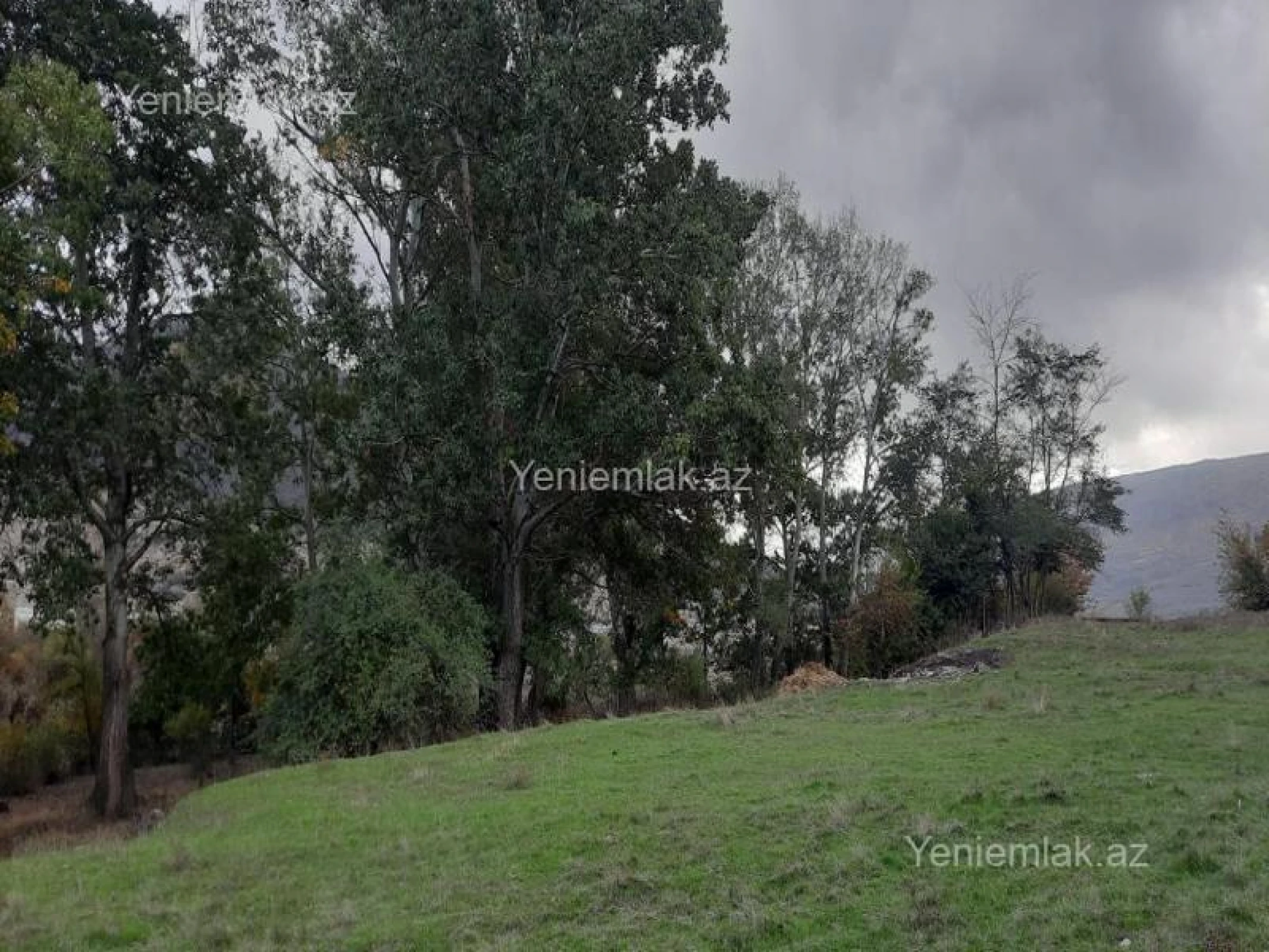 Satılır 10 otaqlı obyekt 2500 m²