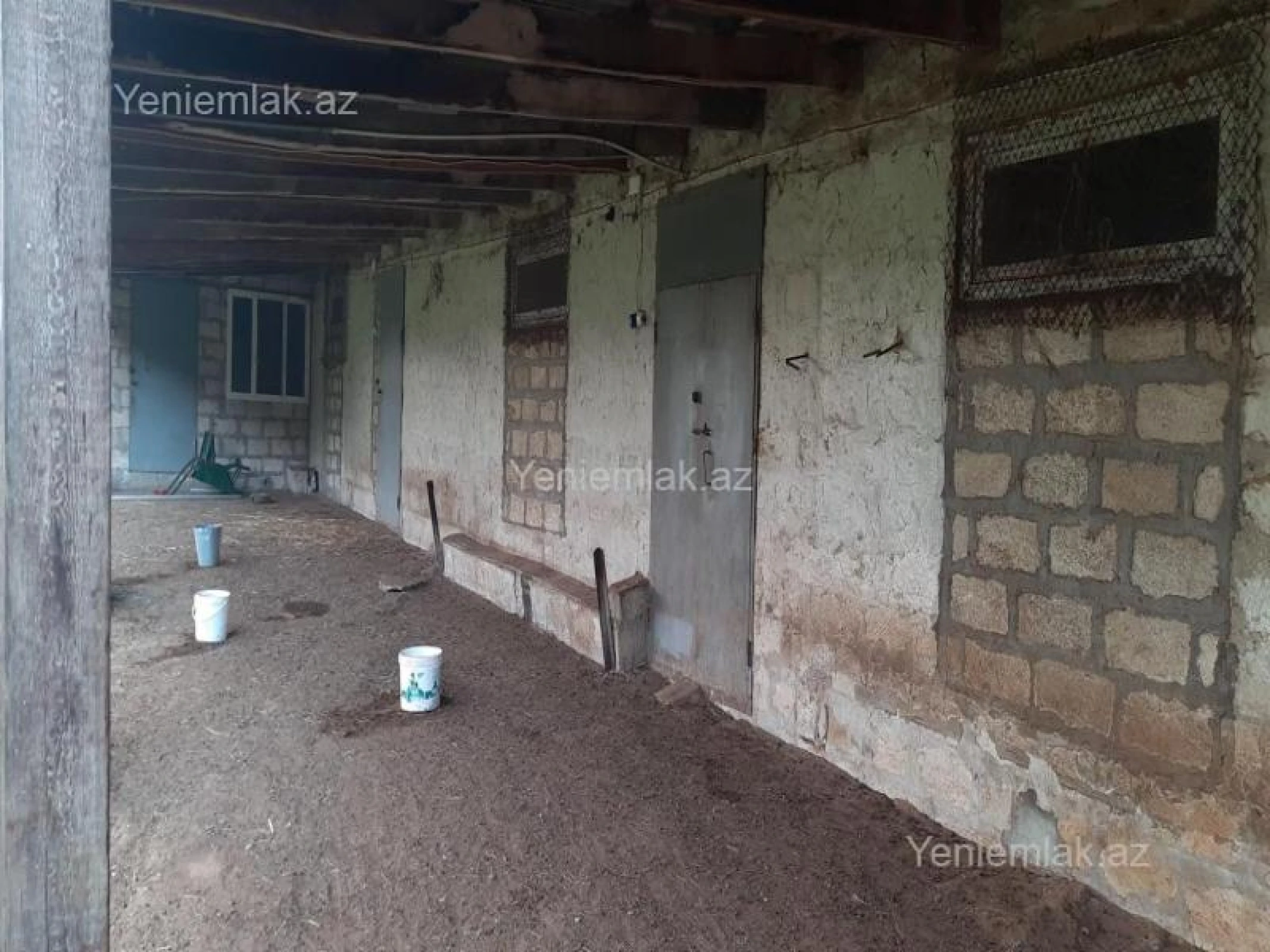 Satılır 10 otaqlı obyekt 2500 m²