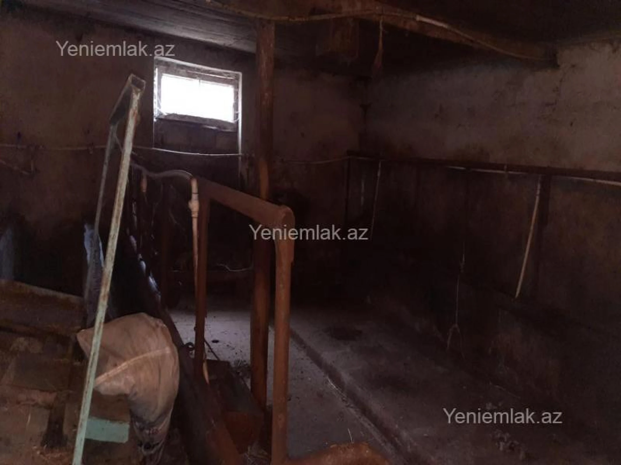 Satılır 10 otaqlı obyekt 2500 m²