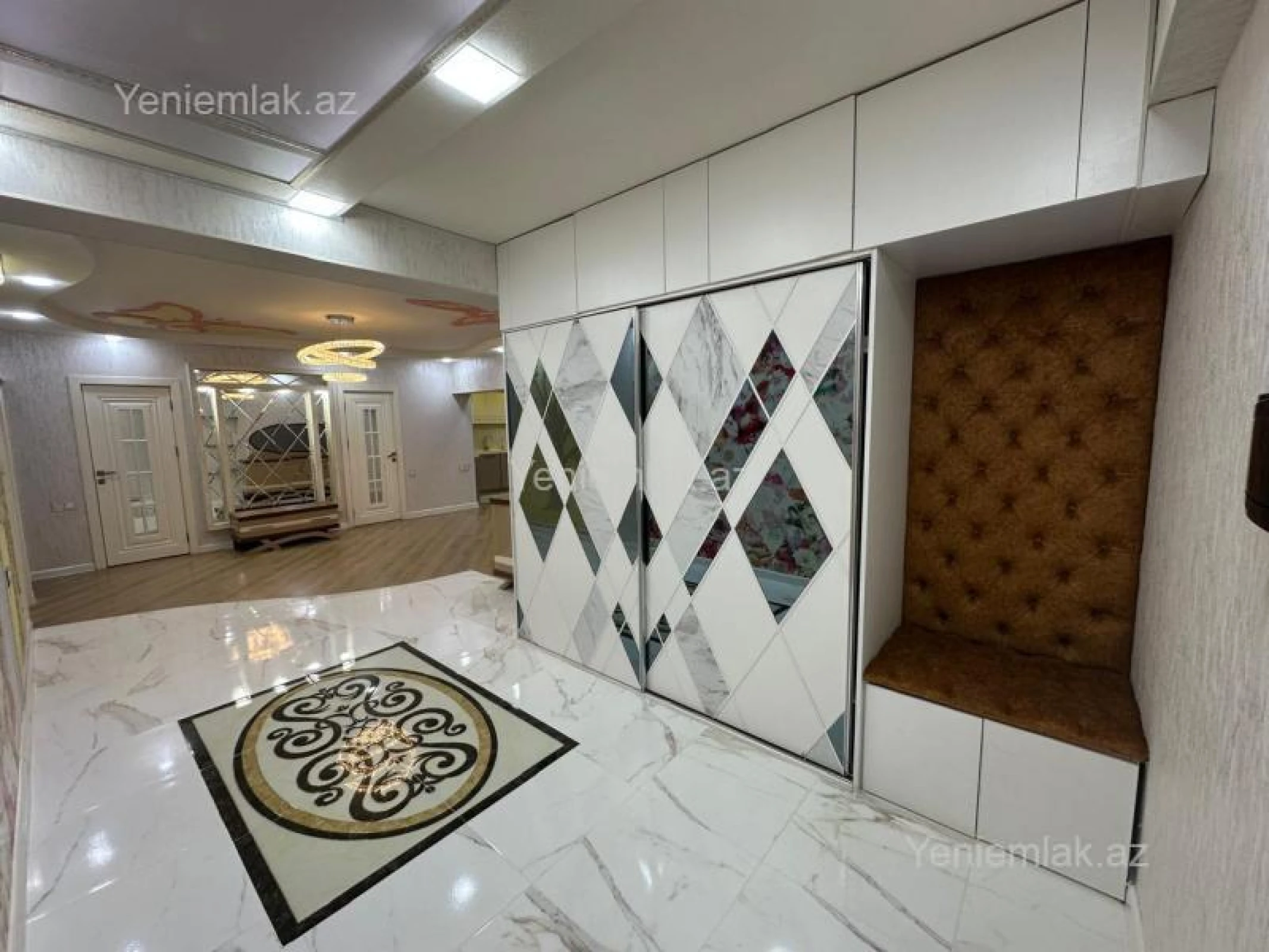 Satılır 3 otaqlı yeni tikili 130 m²